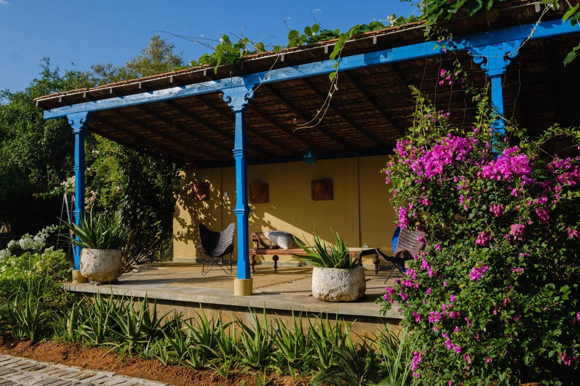 Treasure Rock Bed & Breakfast Kirinda  Exterior foto